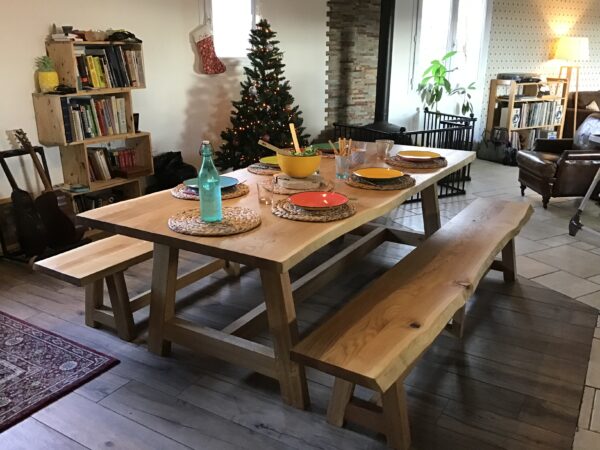 Table à manger en chêne massif – Image 3